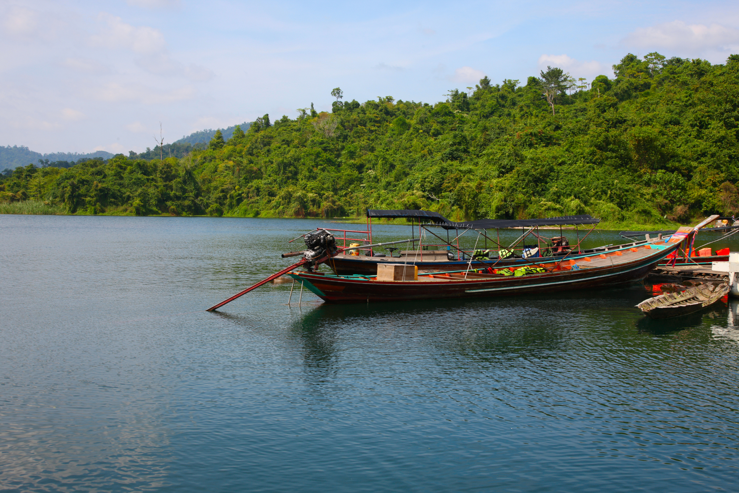 Baan_Tha_Din_Daeng_Village[1].webp